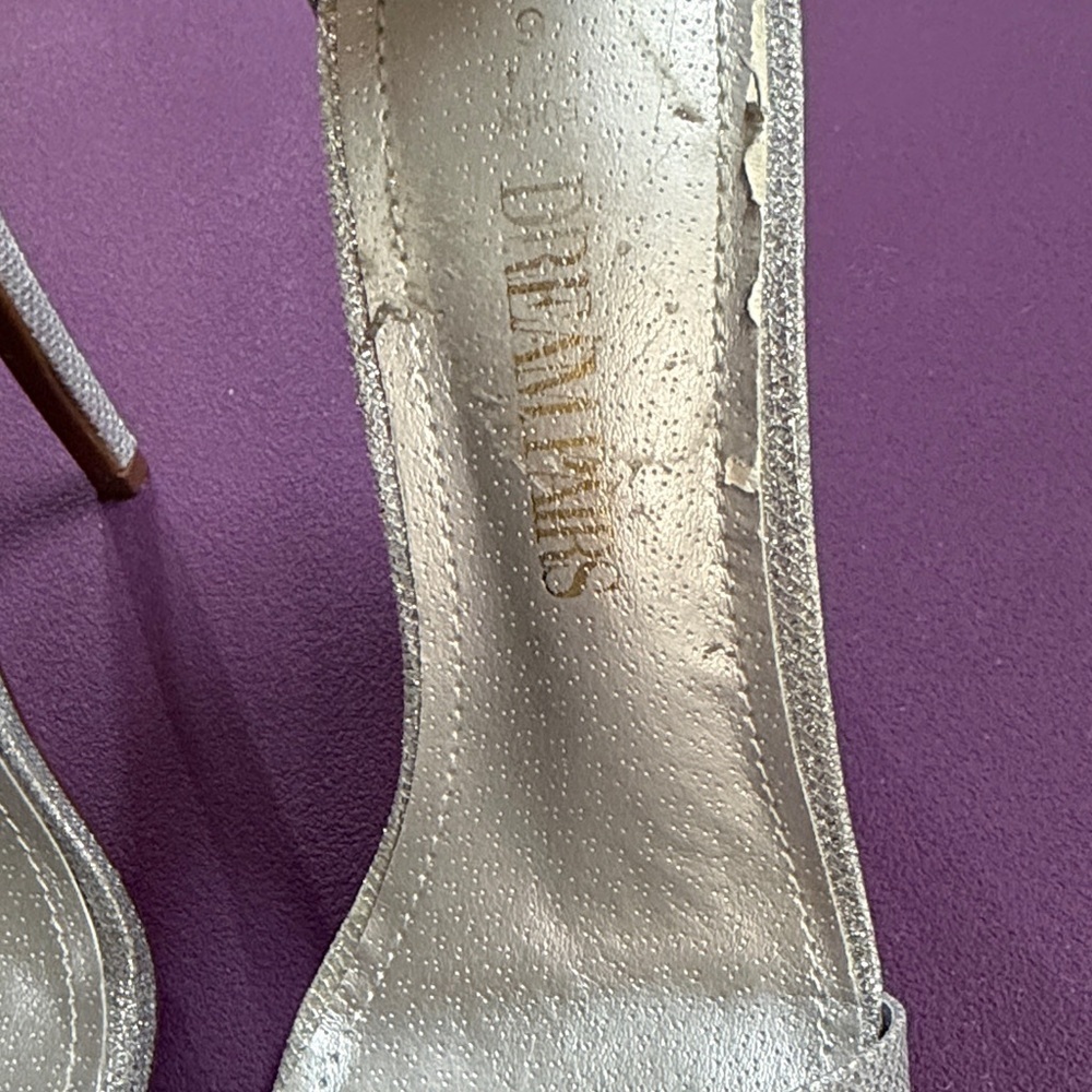 Dream Pairs Shimmering Silver Heels, Size 6 - Picture 6 of 11